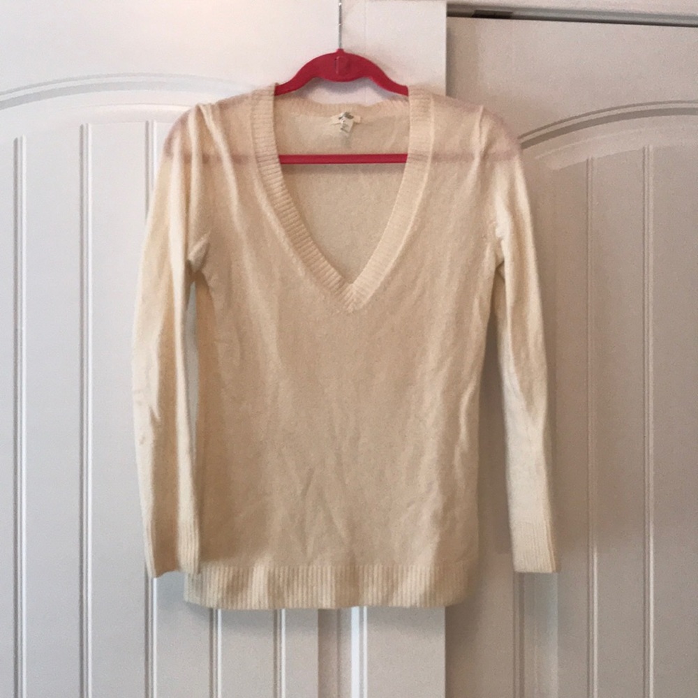 V neck sweater